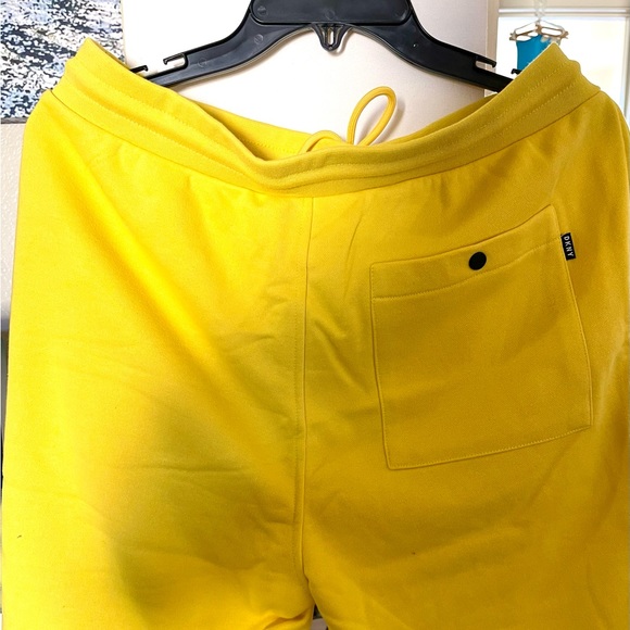 dkny - Picture 5 of 6